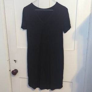 Short Sleeve V-neck Tunic Tee/Mini Dress. Pre-loved.